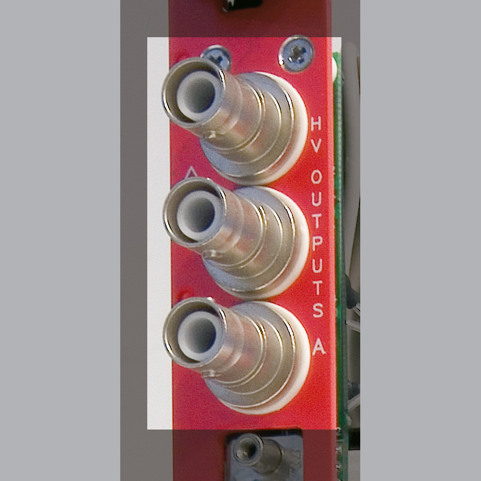 SHV connector. (Factory Name: Radiall R317580)