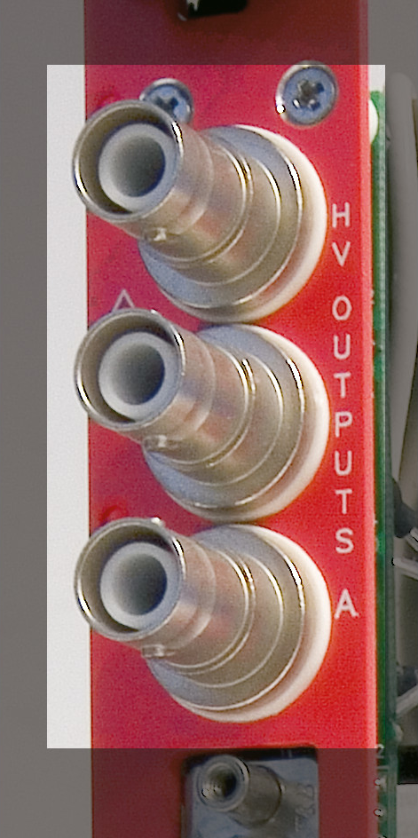 SHV connector. (Factory Name: Radiall R317580)